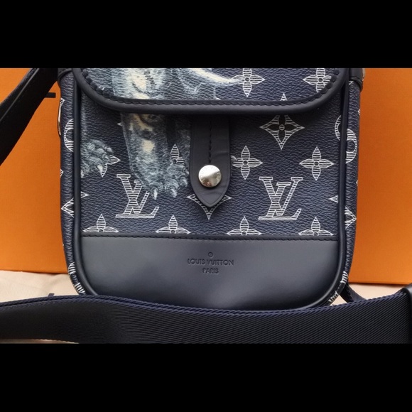 Louis Vuitton Chapman Messenger Savane  Elephant - Picture 4 of 8